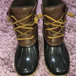 ☕️SPERRY rain boots☕️